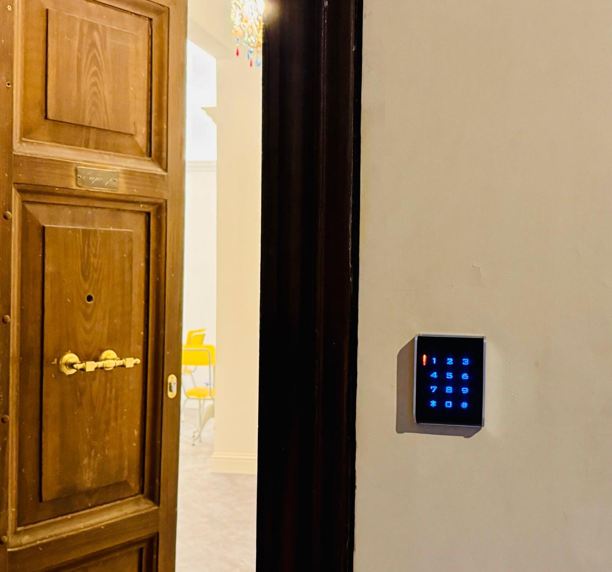 Antiqua Domus Hotel Rome Exterior photo