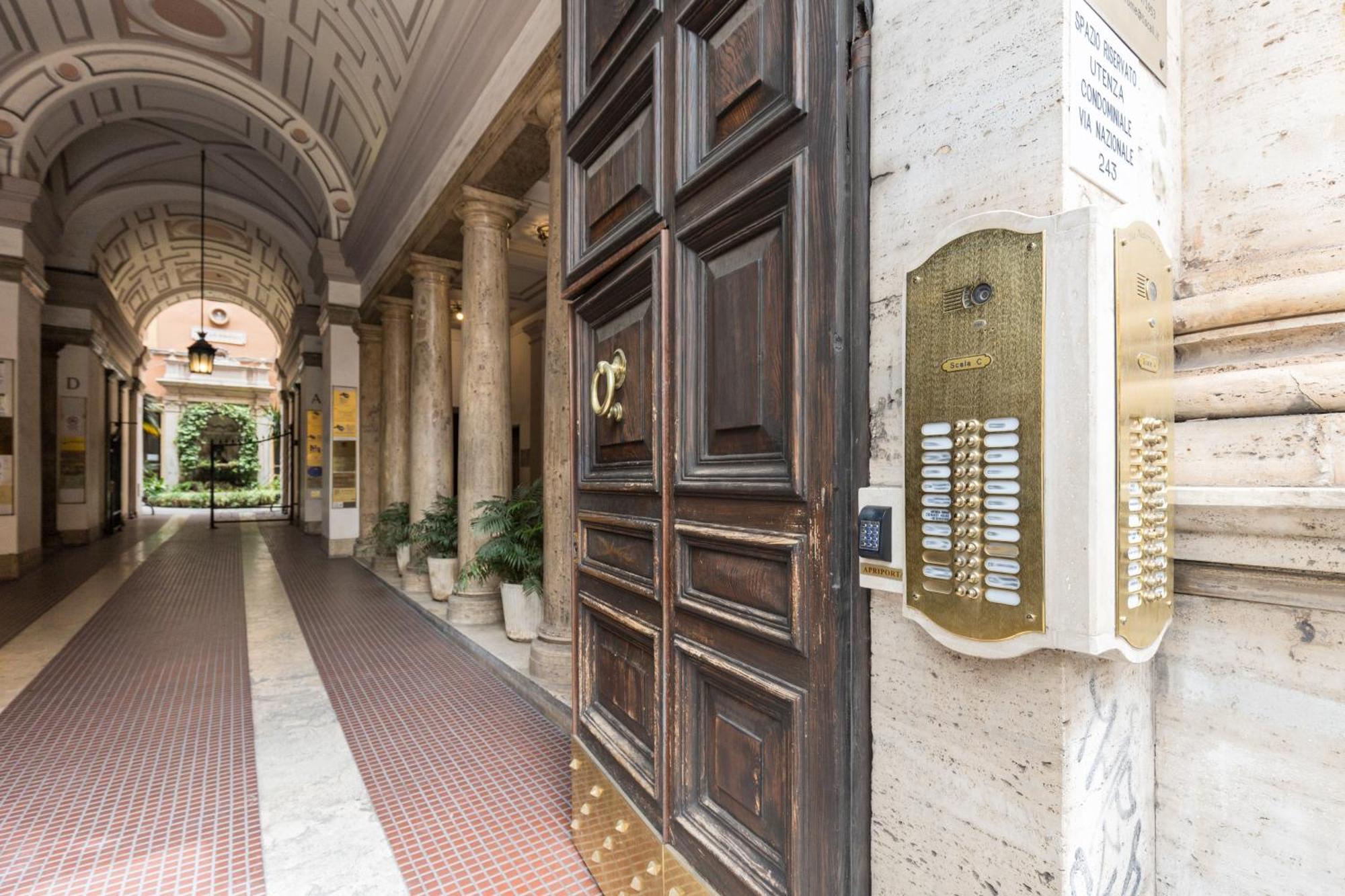 Antiqua Domus Hotel Rome Exterior photo